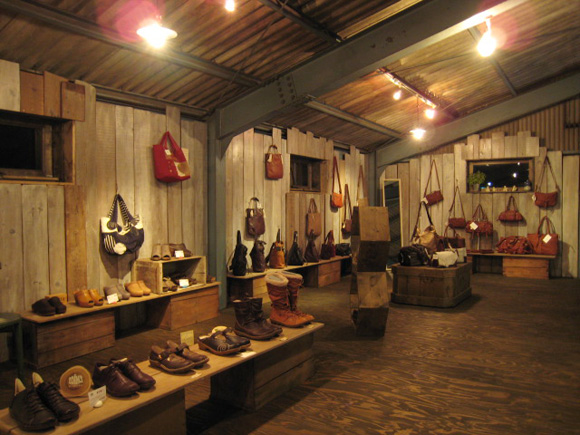 鞄 HUIT(ユイット) 岐阜県多治見市虎渓山町2丁目50-5 鞄 HUIT(ユイット) 岐阜県多治見市虎渓山町2丁目50-5