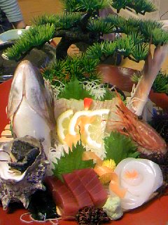 21 ホテル夕食（お刺身：鯛・烏賊・マグロ・サザエ・甘海老）