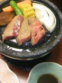 22 ホテル夕食（焼き物：お肉・野菜）__