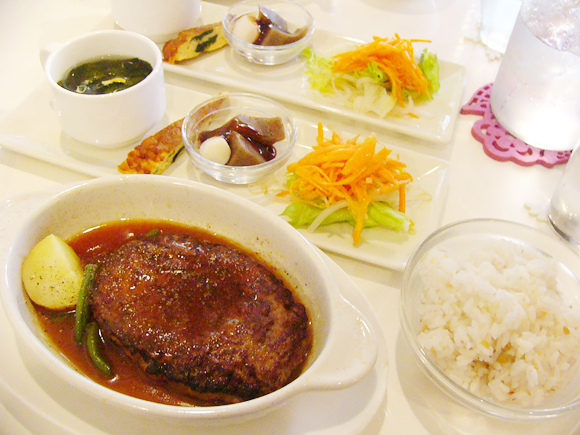 FUTURO cafe+dining